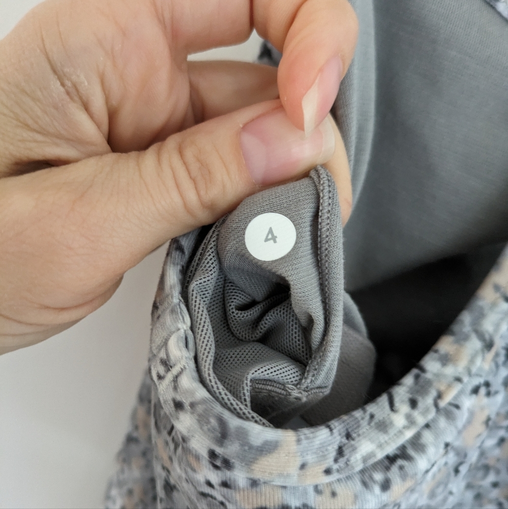 Lululemon Power Y Tank in Petite Fleur Silver Spoon Print Size 4 - Picture 5 of 8